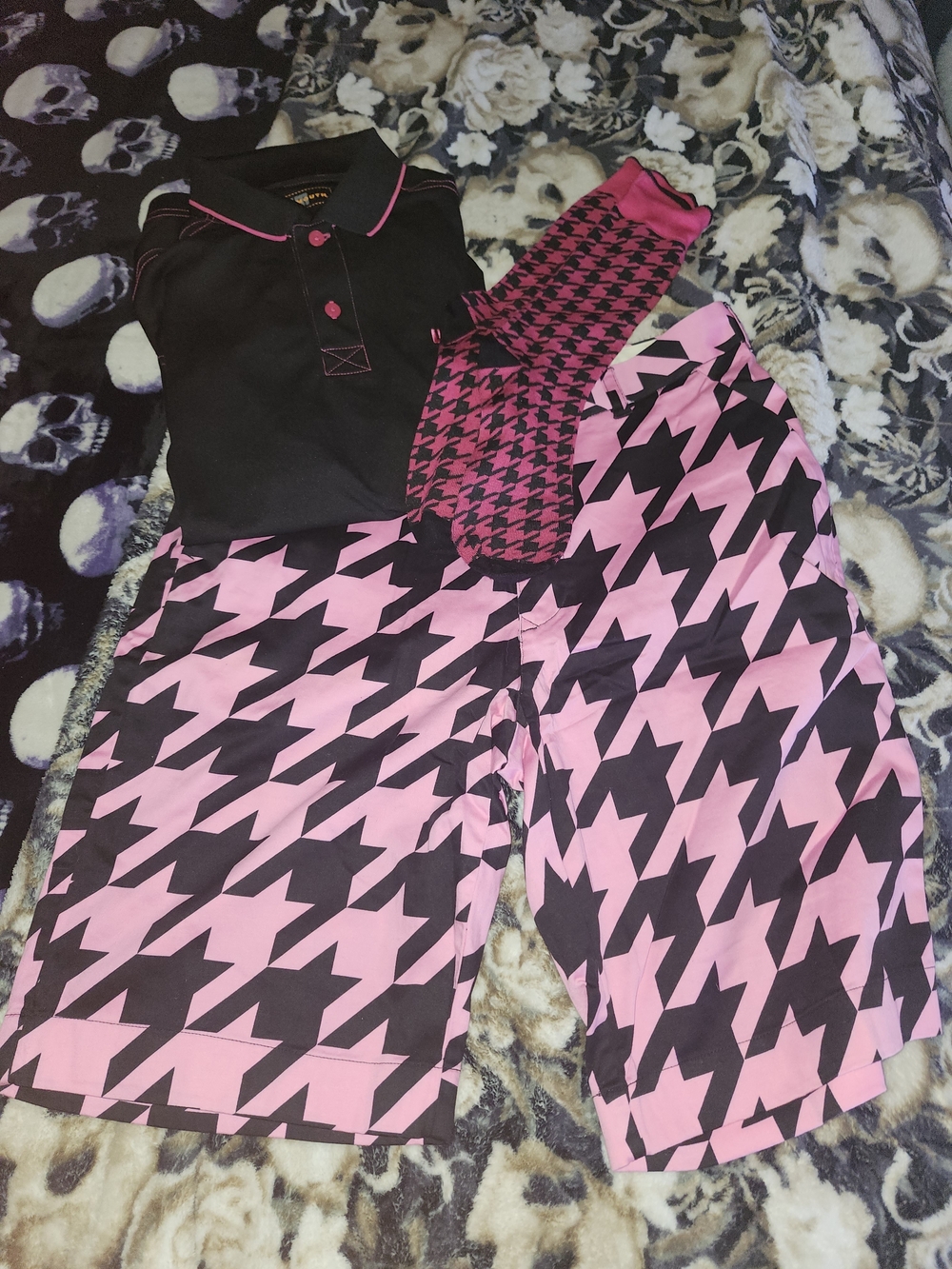 Loudmouth Golf Black and Pink Houndstooth Shorts 34 Polo L & Socks